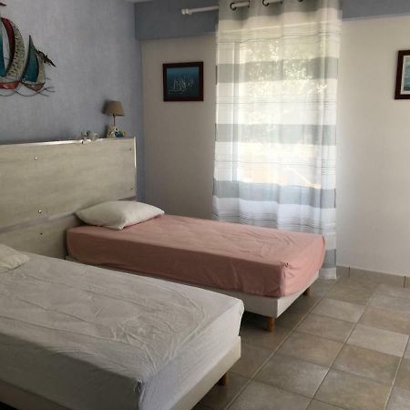 Chambre Dans La Pinede Сент-Илер-де-Рье Экстерьер фото