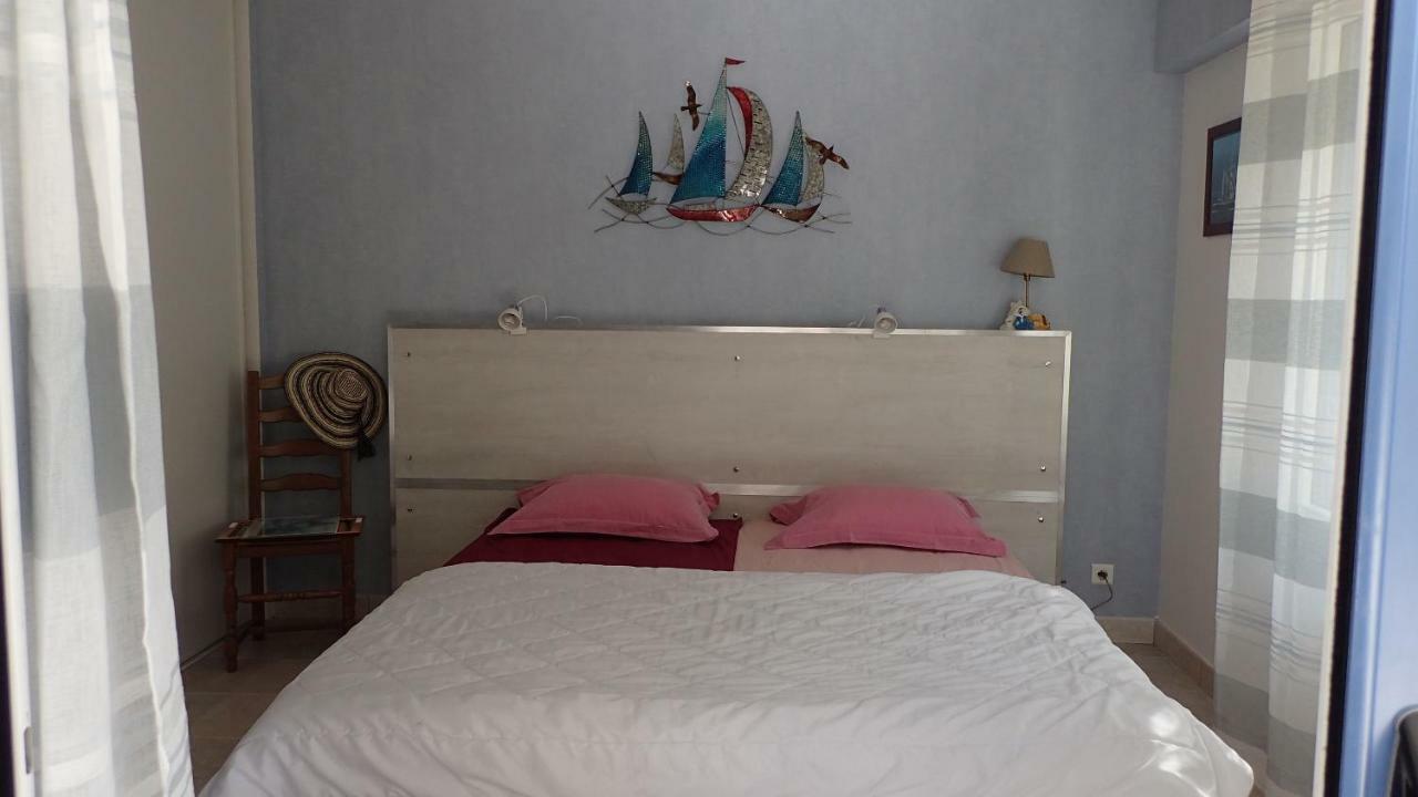 Chambre Dans La Pinede Сент-Илер-де-Рье Экстерьер фото